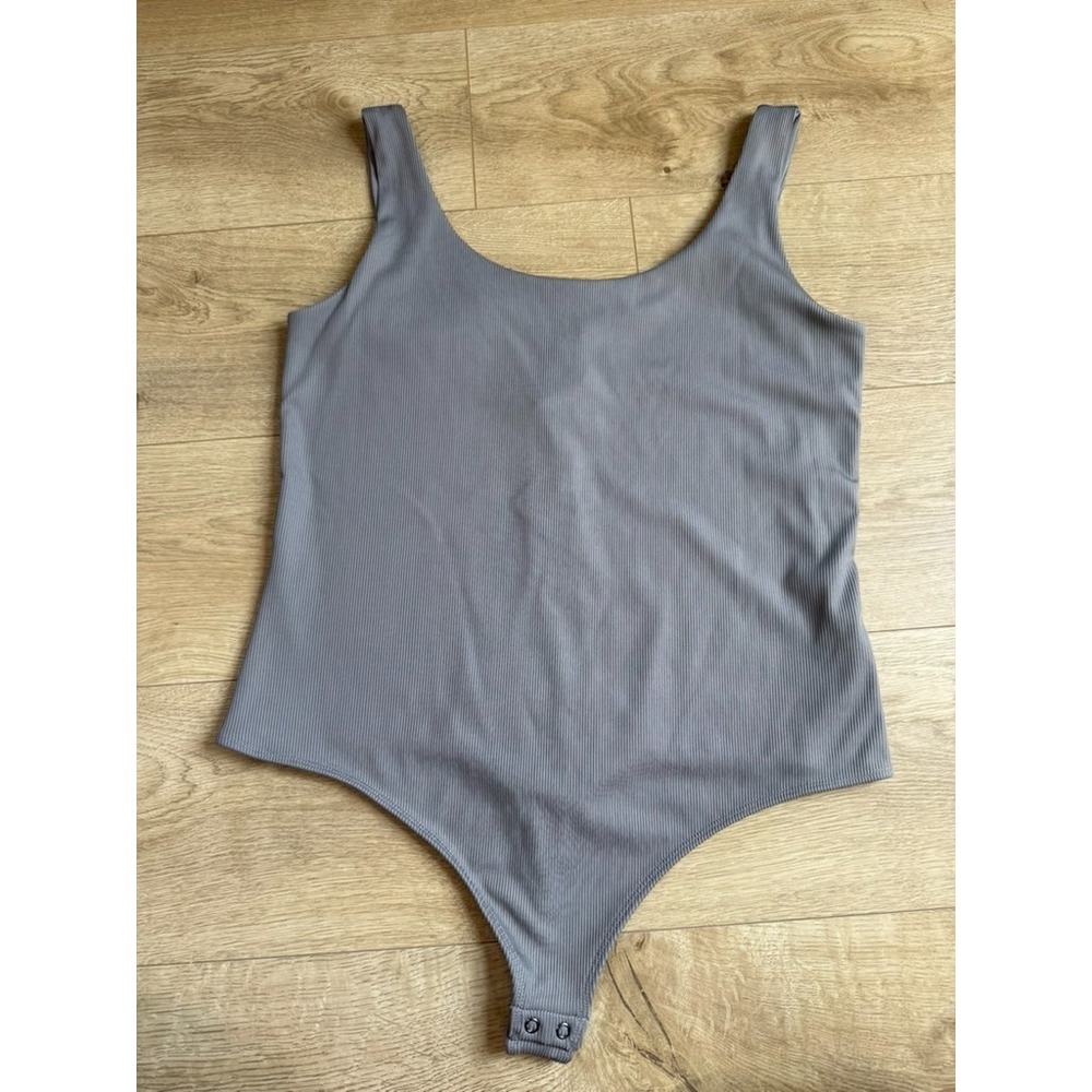 NWT Express Body Contour Scoop Neck Thong Bodysuit Gray ribbed stretch size XL